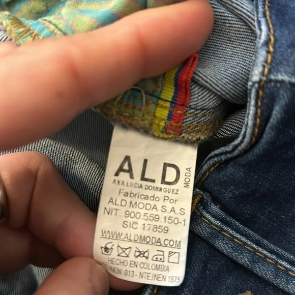 ALD (Ana Lucia Dominguez) Made in Columbia High Waisted Double Button Jeans - Picture 10 of 11